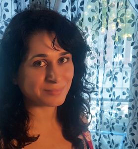 Photo of Anahita Dehbonehie.