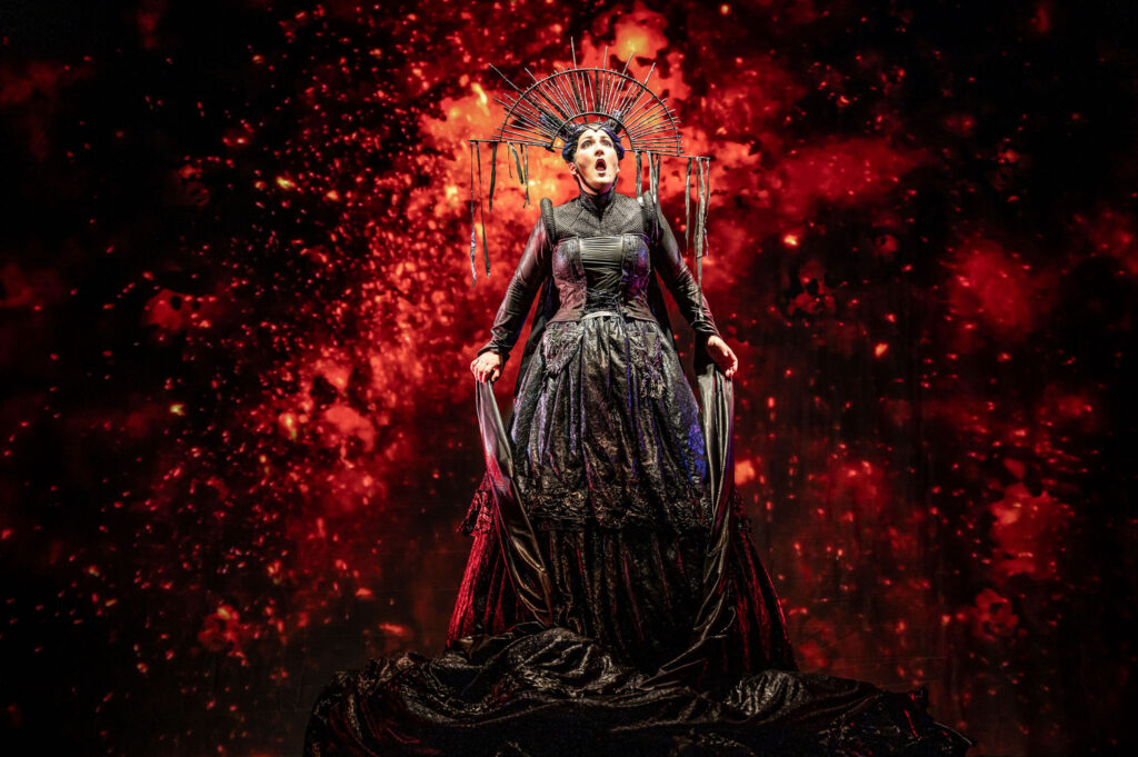 A photo of Teiya Kasahara performing in "The Queen In Me", 2022.